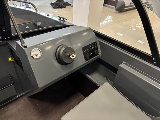 Моторная лодка, Тактика 430 DC, графит