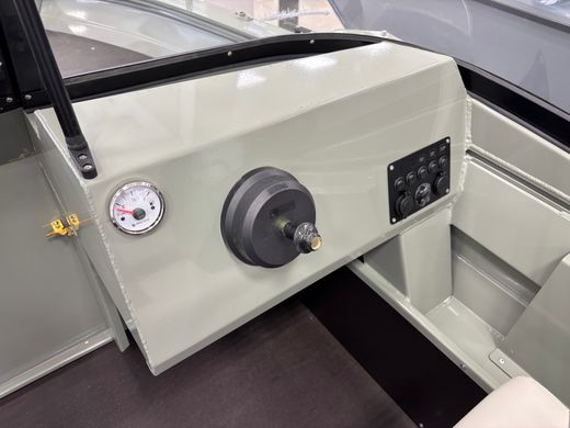 Моторная лодка, Тактика 460 DC (Comfort), хаки с Marine Rocket MREF40FEL-T