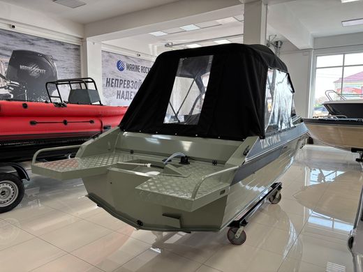 Моторная лодка, Тактика 490 DC, хаки