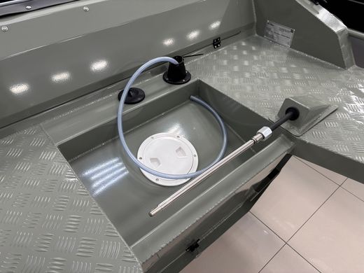 Моторная лодка, Тактика 490 DC, хаки