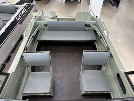 Моторная лодка, Тактика 490 DC, хаки