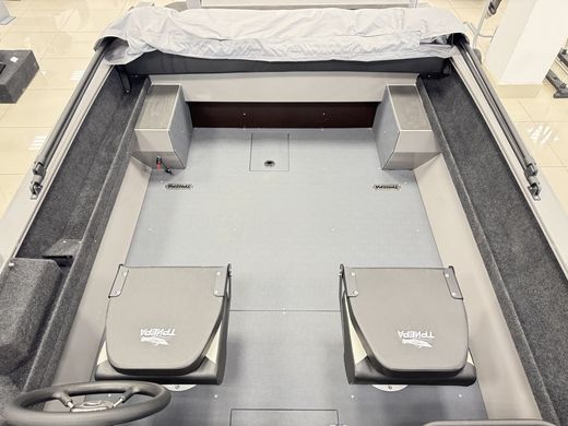 Моторная лодка, Триера 460 BR_new, серый (тент ходовой, стояночный, транспортировочный) с Marine Rocket MREF60FVEL-T