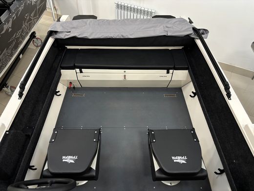 Моторная лодка, Триера 460 FISH_new, белый с Marine Rocket MREF60FUEL-T