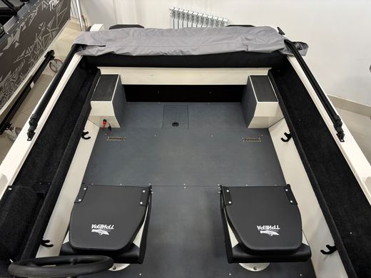 Моторная лодка, Триера 460 FISH_new, белый с Marine Rocket MREF60FUEL-T