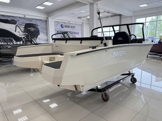 Моторная лодка, Триера 470 FISH, белый