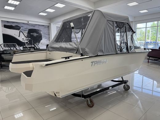 Моторная лодка, Триера 470 FISH, белый