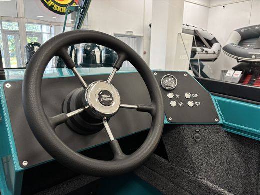 Моторная лодка, Триера 470 FISH, бирюзовый с Suzuki DF70ATL