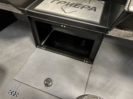 Моторная лодка, Триера 470 FISH, черный с Marine Rocket MREF60FUEL-T