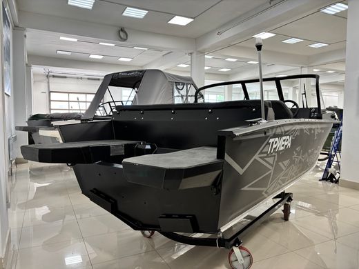 Моторная лодка, Триера 470 FISH, черный с Marine Rocket MREF60FUEL-T