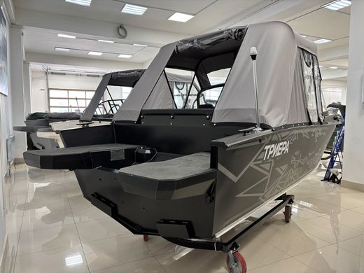 Моторная лодка, Триера 470 FISH, черный с Marine Rocket MREF60FUEL-T