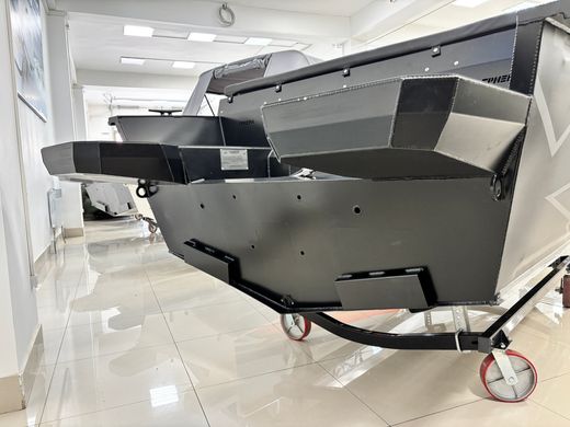 Моторная лодка, Триера 470 FISH, черный с Marine Rocket MREF60FUEL-T