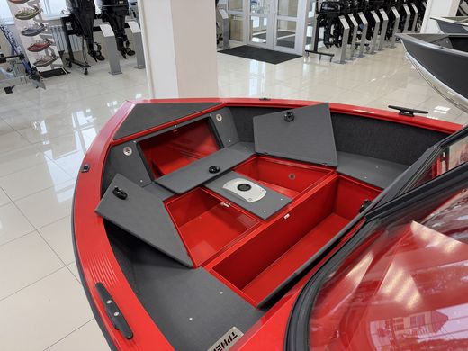 Моторная лодка, Триера 470 FISH, красный с Marine Rocket MREF50FVEL-T