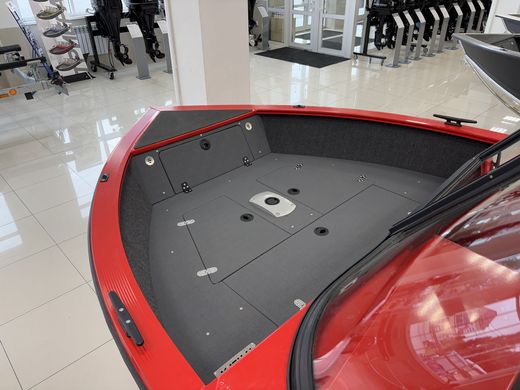 Моторная лодка, Триера 470 FISH, красный с Marine Rocket MREF60FUEL-T