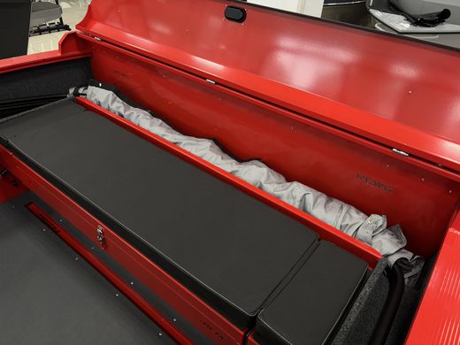 Моторная лодка, Триера 470 FISH, красный с Marine Rocket MREF60FUEL-T