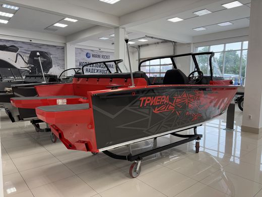 Моторная лодка, Триера 470 FISH, красный с Marine Rocket MREF60FVEL-T
