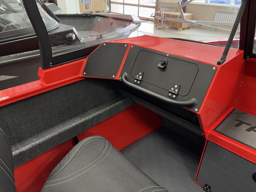 Моторная лодка, Триера 470 FISH, красный