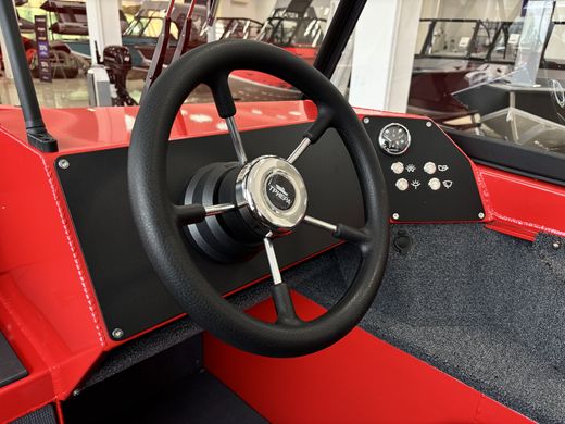 Моторная лодка, Триера 490 FISH, красный