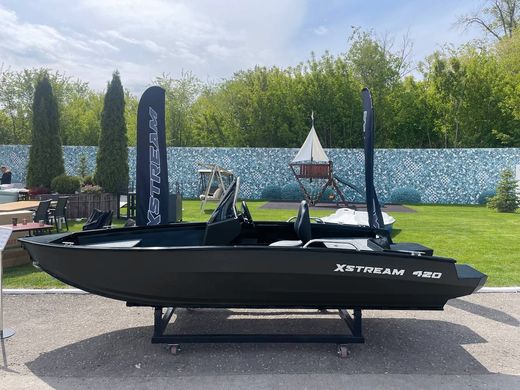 Моторная лодка, Xstream 420S, графит c Marine Rocket MR25FFES