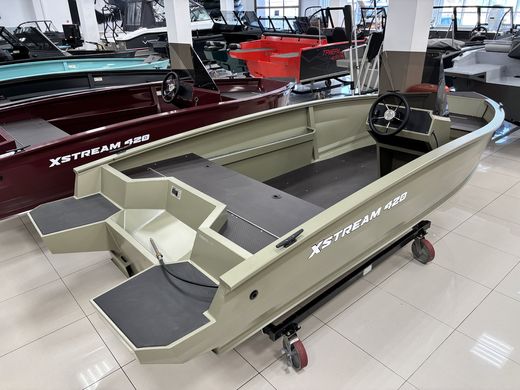 Моторная лодка, Xstream 420S, хаки