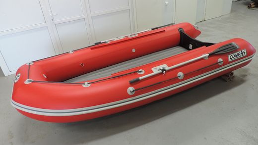 Надувная лодка ПВХ Compas 400 НДНД, красный