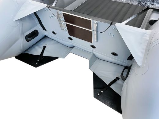 Надувная лодка ПВХ, Шерпа 500 JET, бронь ТПУ 0,7 дна и баллонов, усиление транца, разъемный транец, тент, фартук носовой, накладка на сиденье, тент трапортировочный, транцевые плиты, серый