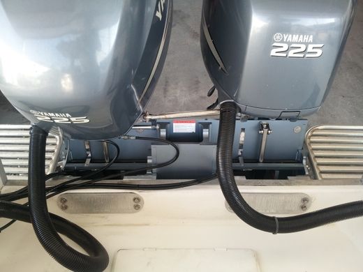 Подъёмник мотора гидравлический 50-500 л.с. вертикальный (Power-Lift) для 2-х моторов, вынос 15 см, указатель, 30"