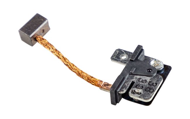 Щетка контактная (-) на электромотор подъемника Suzuki DF40-50/DF40A-60A