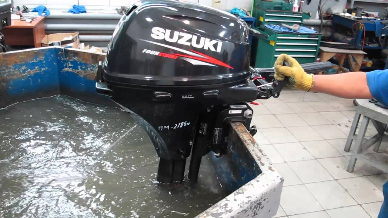Сузуки 20 купить. Suzuki df20a. Лодочный мотор Suzuki df20as. Suzuki df40 Лодочный мотор. Лодочный мотор Suzuki 20.