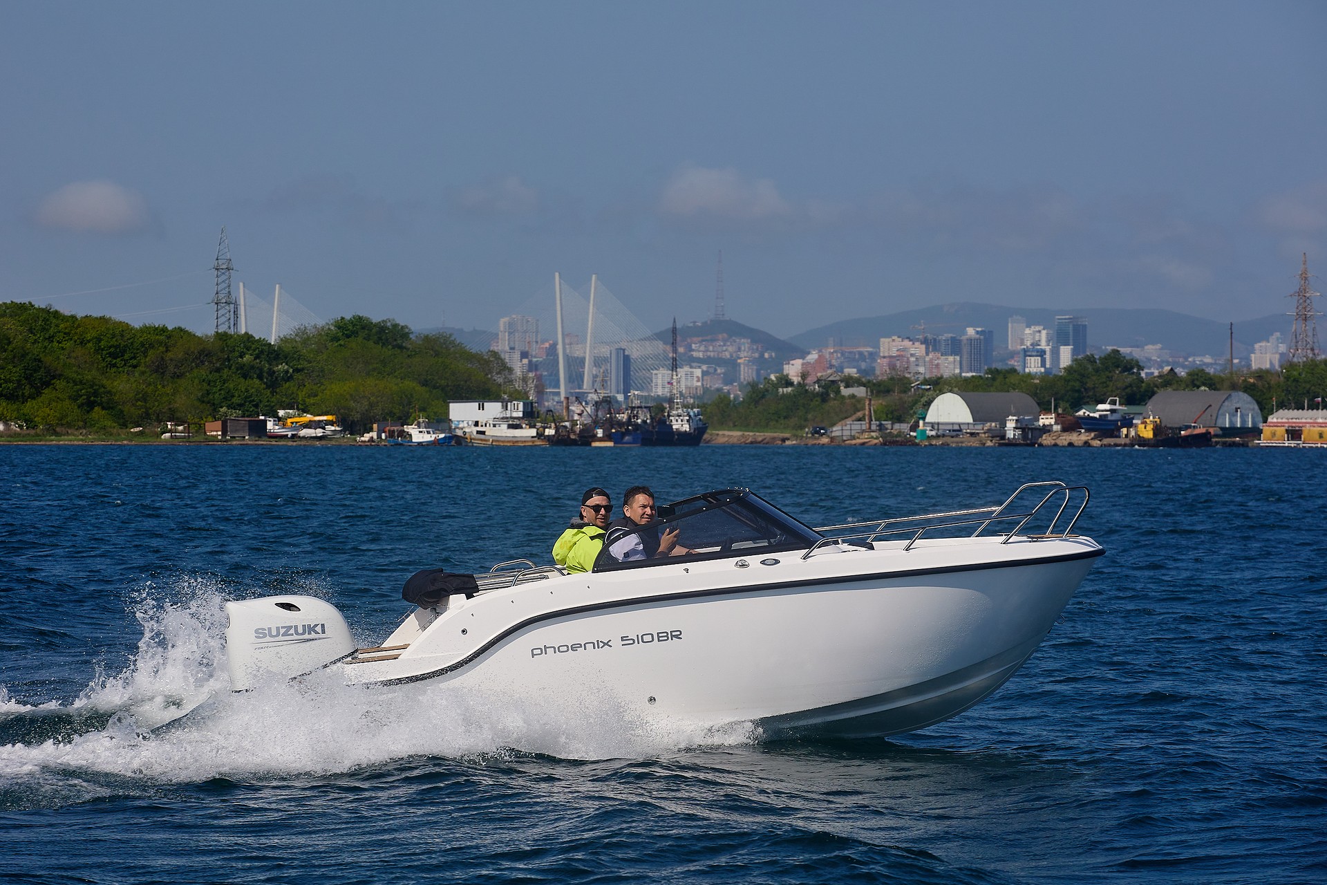 Phoenix 510BR на море близ Владивостока