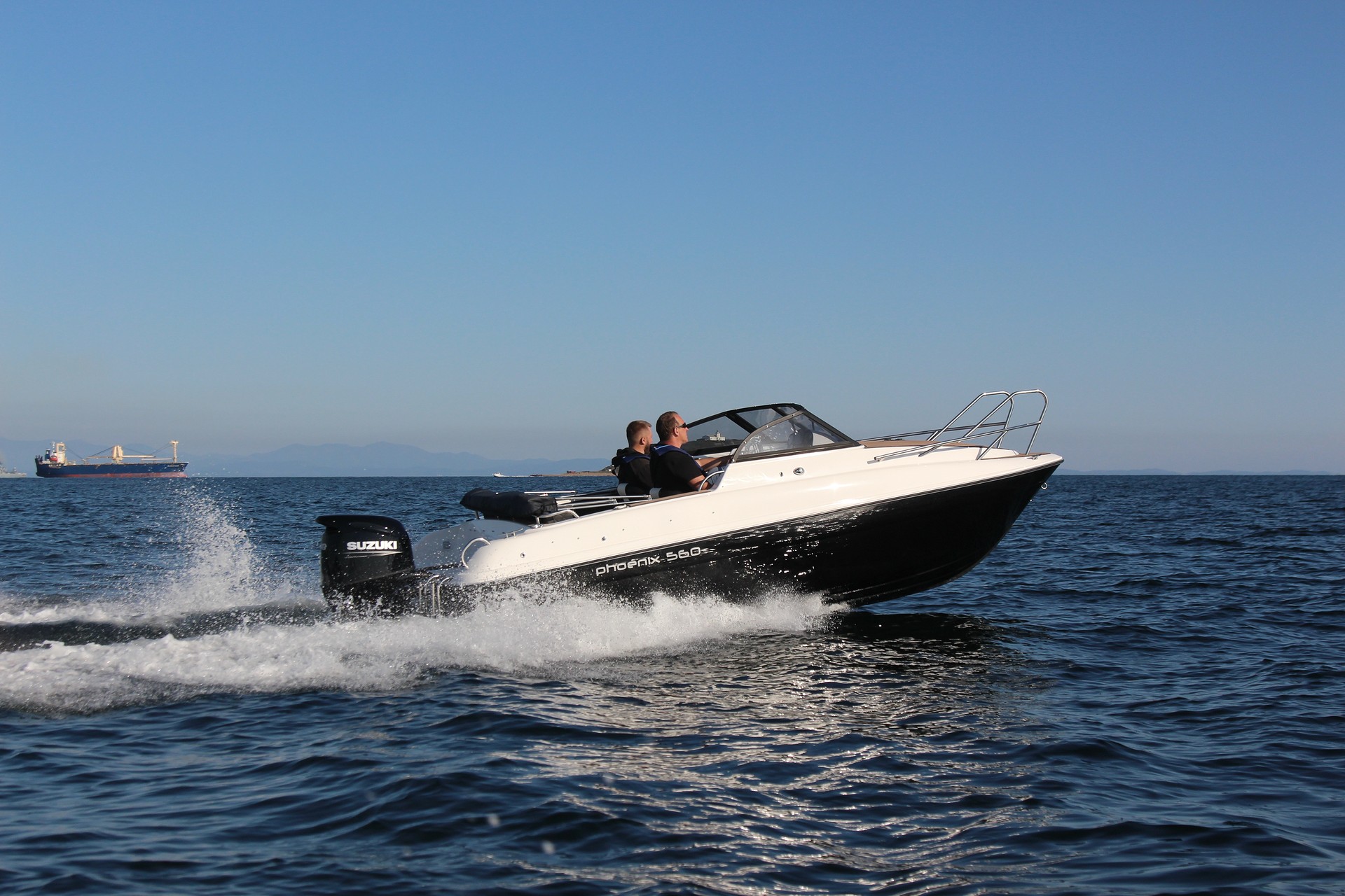 Феникс (СПЭВ) 560 на море с мотором Suzuki